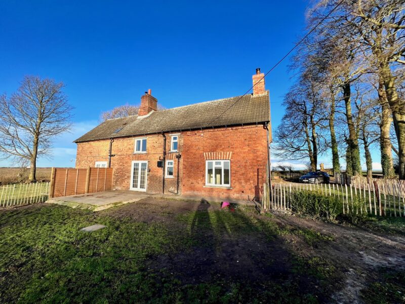 1 Calcethorpe House Cottage Calcethorpe  Louth LN110SN