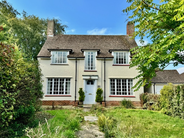 68 Kenwick Road
Louth
LN11 8EN