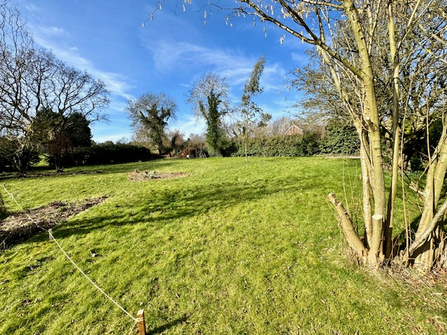 154 Horncastle Road
Louth
LN11 9QT