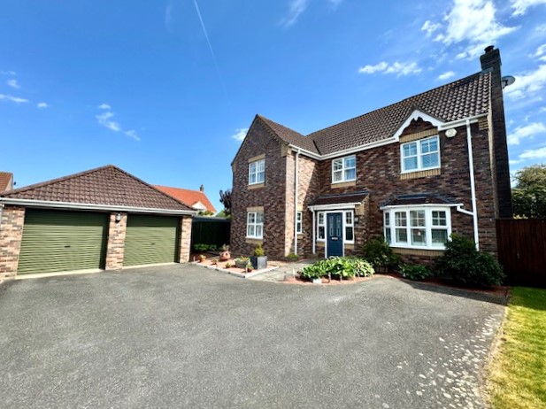 3 Albany Close
Louth
LN11 8EA