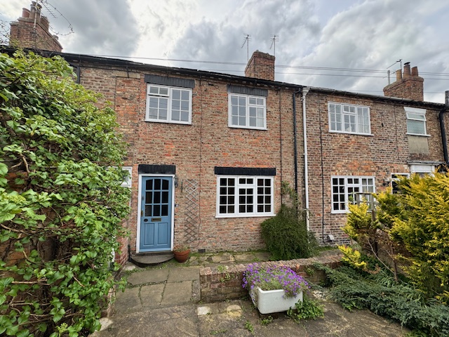 18 Gospelgate
Louth
LN11 9JX