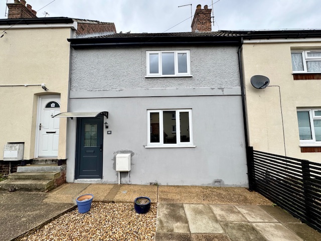 18 Tennyson Road
Louth
LN11 9HZ